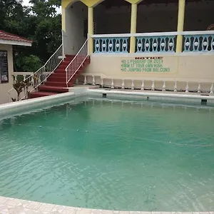 3* Hotel La Cage